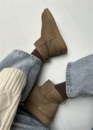 W Classic mini ll støvle Antilope UGG